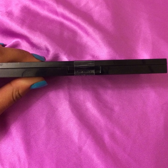 Eye shadow - Picture 2 of 4