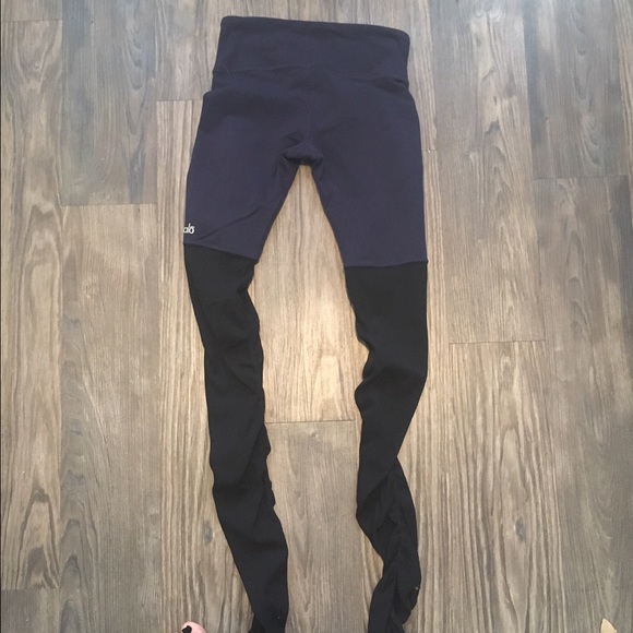 Alo Yoga pants (Navy and black) size S!