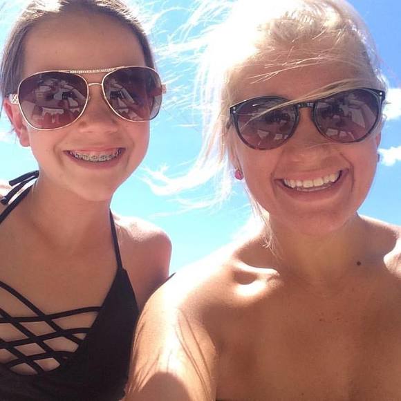 Meet your Posher, Halee - Picture 1 of 1