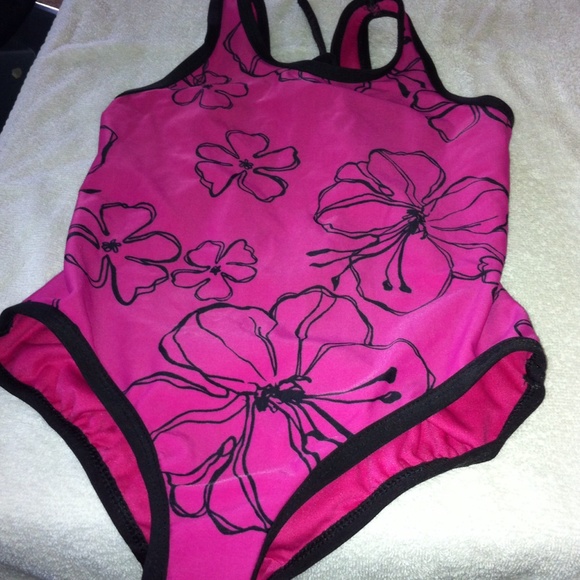 Little girls Old Navy one piece swim suit
