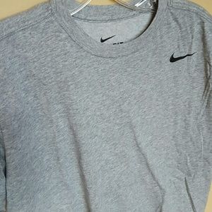 Men's Nike dri-fit tshirt size M