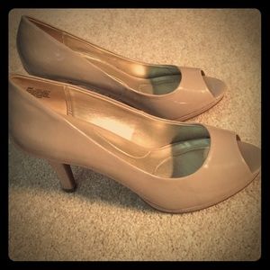 Bandolino open toe pumps. Size 9.