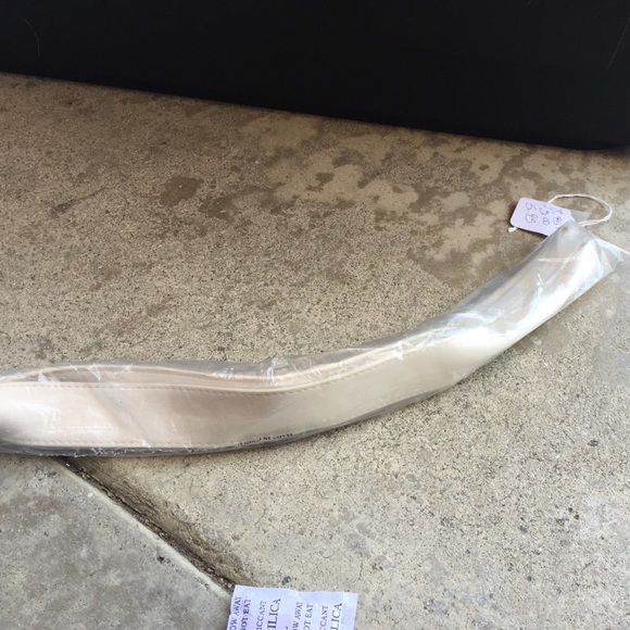 Cream classic handles