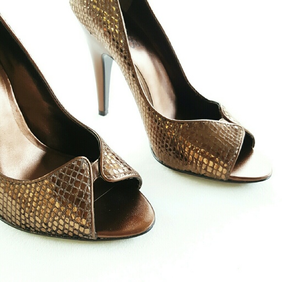 ᴄᴀʀʟᴏs sᴀɴᴛᴀɴᴀ | bronze peeptoe stilettos