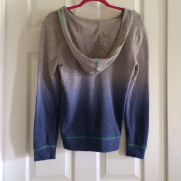 sweatshirt - Picture 2 of 3