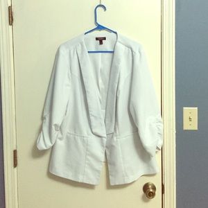 Torrid 3 ruched sleeve neoprene blazer.