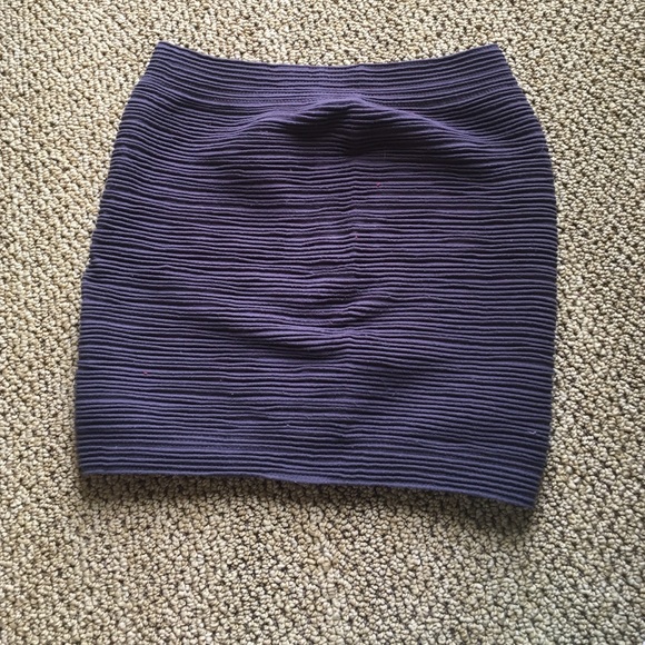 grey skirt