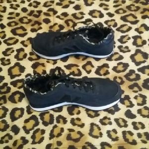 Women New Balance Tennis Shoes