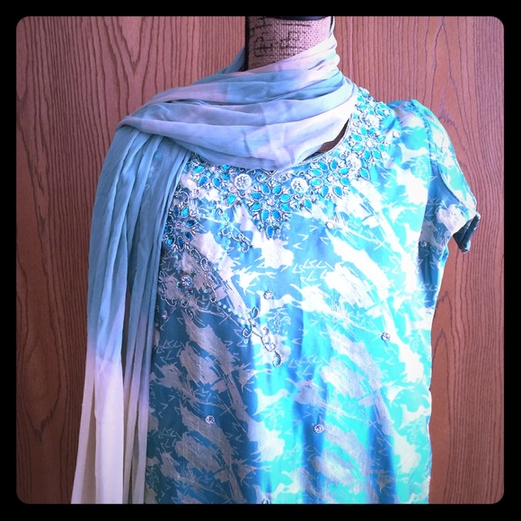 Complete set with dress shirt, pants, and scarf