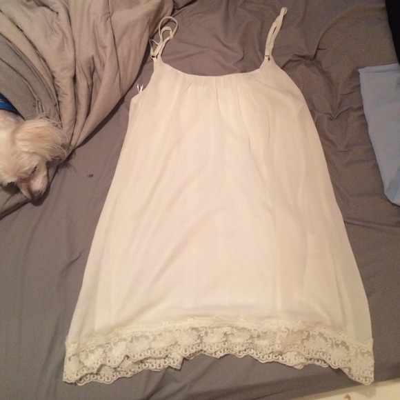 white dress - Picture 1 of 2