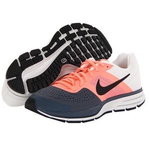 Nike Air - Navy, Coral & White running shoes