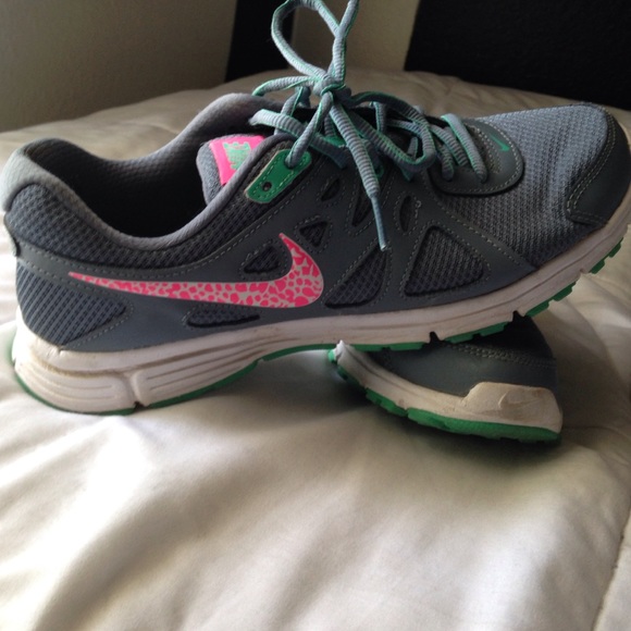 Nike Revolution 2