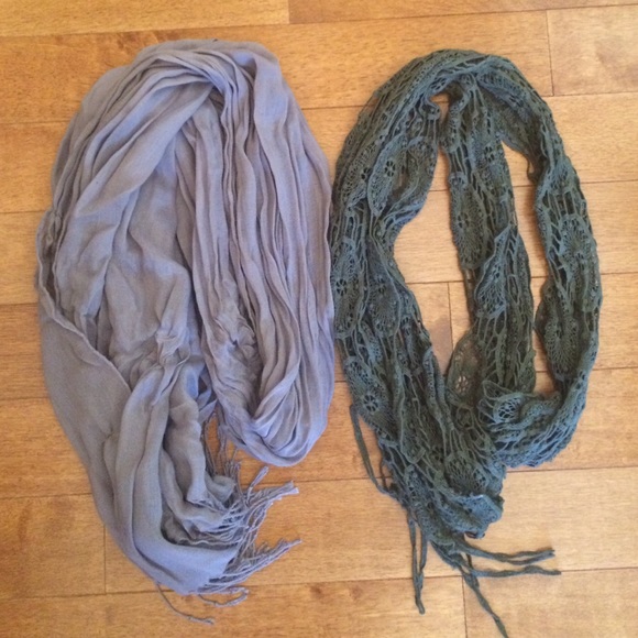 Two scarves in grey and green!
