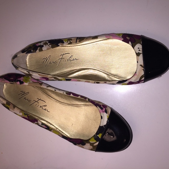 Marc Fisher floral cap-toe ballerina flats