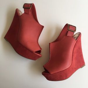 Red Wedges