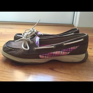 Sperry purple plaid detail