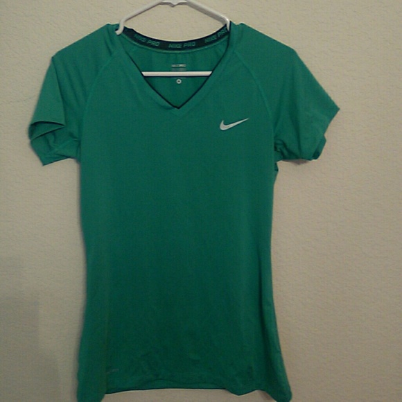Nike Pro workout top