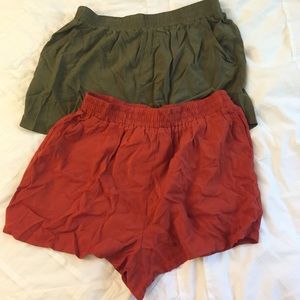 Flowy linen shorts