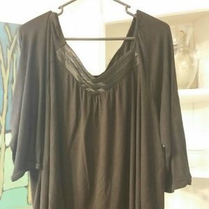 Plus size blouse with neck detail