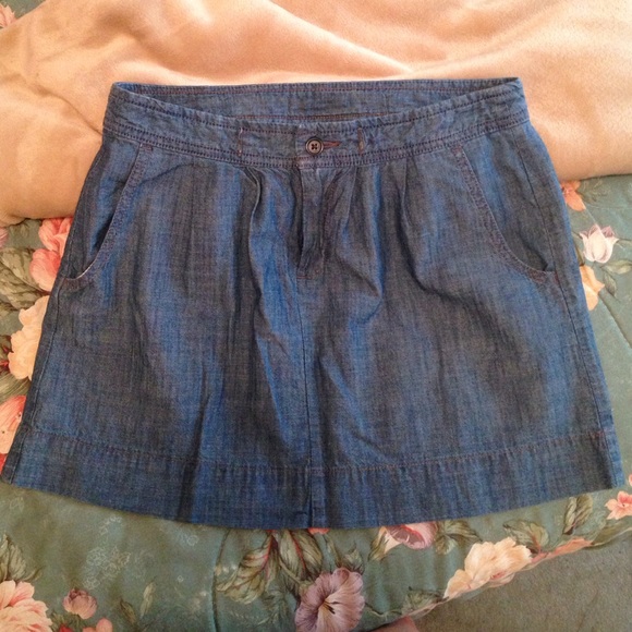 Lightweight chambray skirt.
