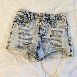 Destroyed acid wash shorts