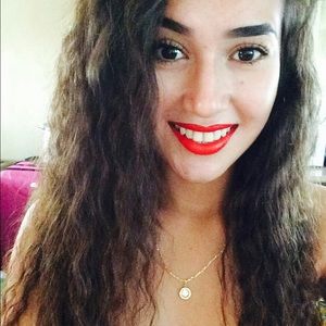 Meet your Posher, Beatriz