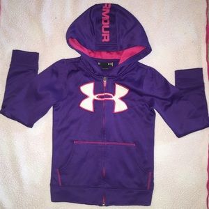 Gently used Under Armour Girls size 6x hoodie.
