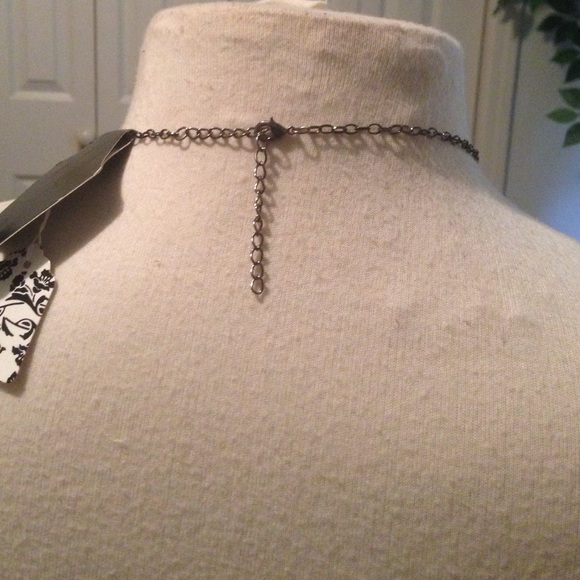 Gun Metal Colored Floral Inspired Necklace - Picture 2 of 4