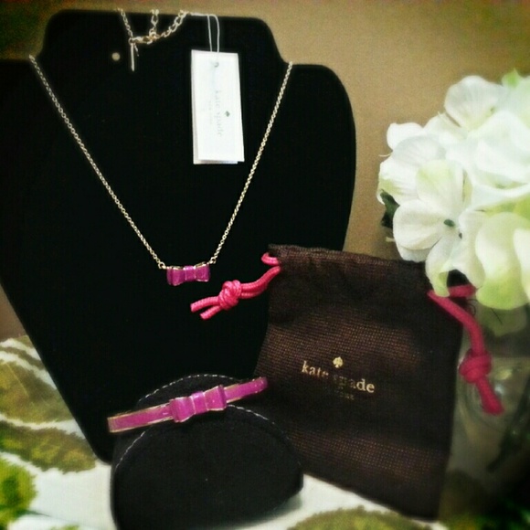 SOLD ❌❌❌NWT KATE SPADE Take A Bow SET - Picture 1 of 3