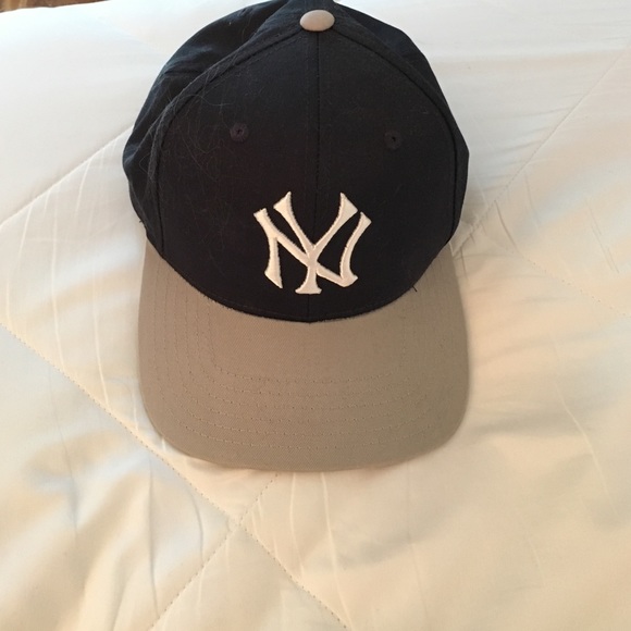 American needle pink, gray and blue yankees cap