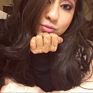 Meet your Posher, Adriana