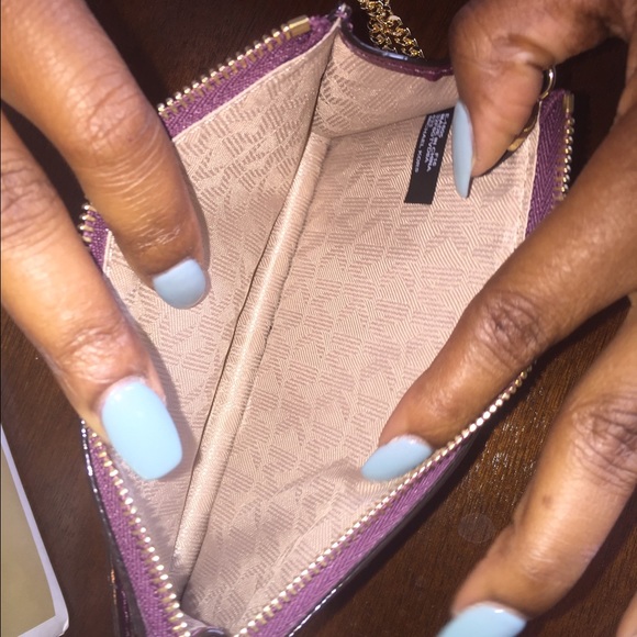 Michael Kors wristlet - Picture 4 of 4