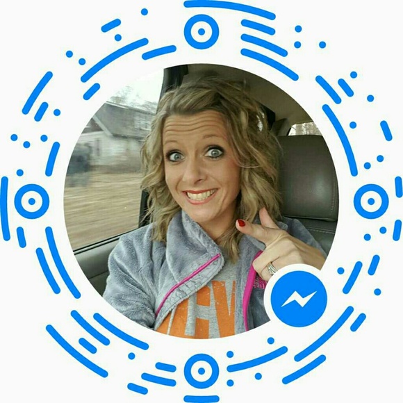 Meet your Posher, Krystal - Picture 2 of 4