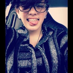 Meet your Posher, Sierra