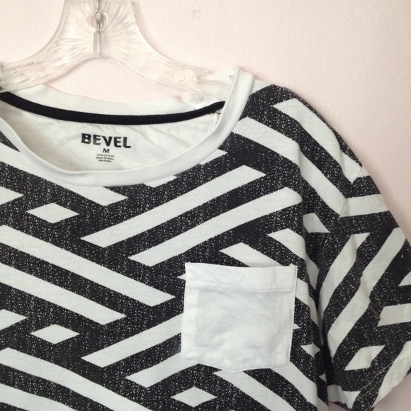 ‼️ LAST CHANCE ‼️ Men's Graphic Tee (M) - Picture 2 of 3