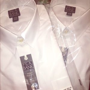 ✨ SALE ✨2 Men's JoS A. BANK Dress Shirts