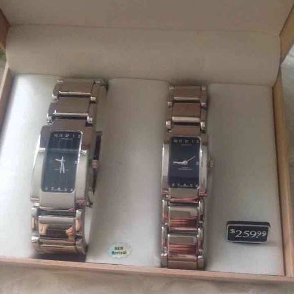 FLASH❗️Vellaccio His & Hers Watch Silver Stainless - Picture 3 of 4