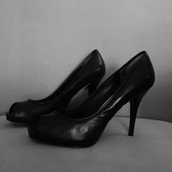 Nine West black stiletto heels