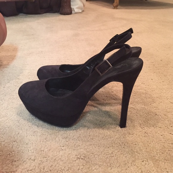 Heels! - Picture 3 of 3