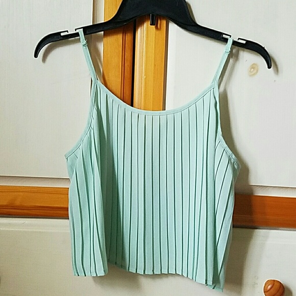 🌟NWOT Crop Top🌟