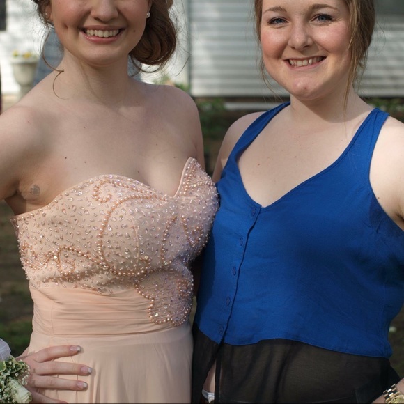 2 prom dresses - Picture 4 of 4