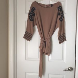 BKE Boutique top sz L The Buckle