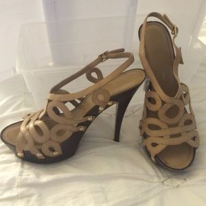 Jessica Simpson stilettos
