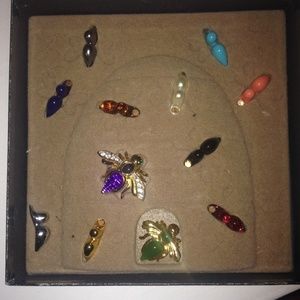 Joan rivers Bee pins