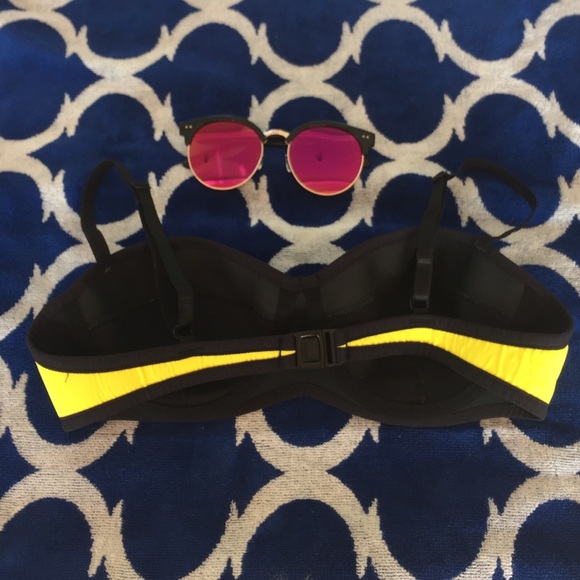 Triangl Style Bathing Suit Top- Small - Picture 2 of 2