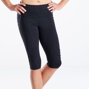 Oiselle Black Aero Capri 2