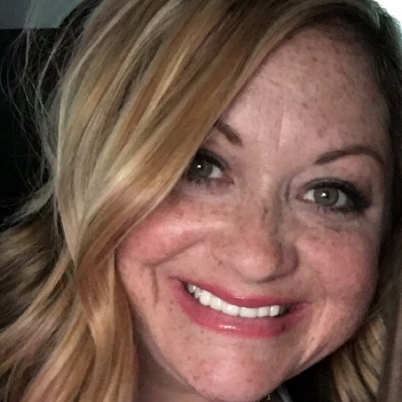 Meet your Posher, Angela - Picture 1 of 1