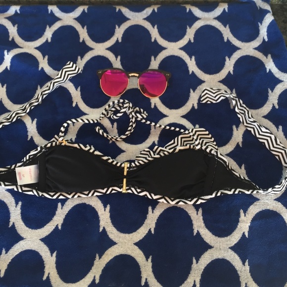 Xhilaration Black/White Bathing Suit Top (Small) - Picture 2 of 2
