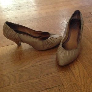 Indigo by Clarks Neutral Natural Leather 2.5" heel