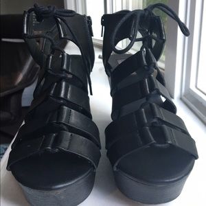 *SALE* Steven madden gladiator heels